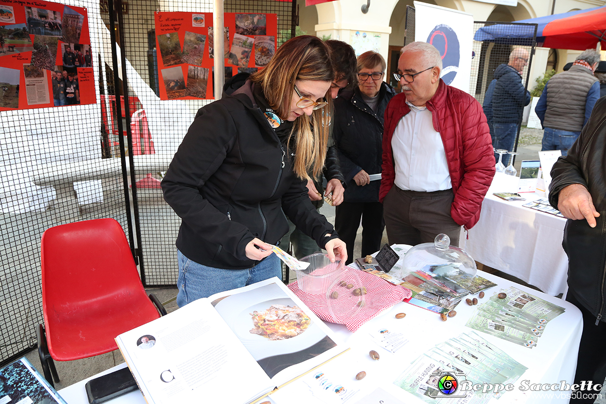 VBS_4182 - Fiera Nazionale del Tartufo Bianco 2024.jpg